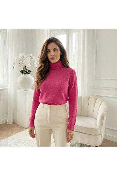UniqueStore.ro Women's pink sweater with high collar and soft material