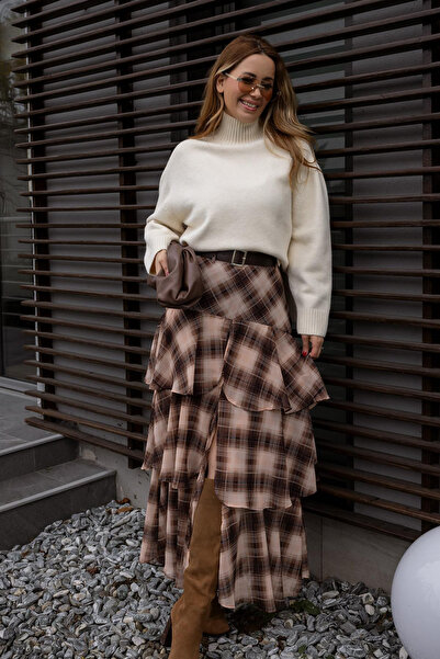 Sorridi Slit Chiffon Skirt with Belt and Ruffle Pattern