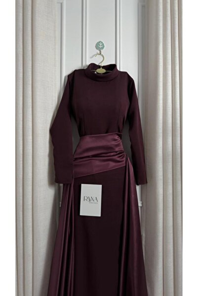 RANA DRESSES A feminine dress with an attractive and luxurious design