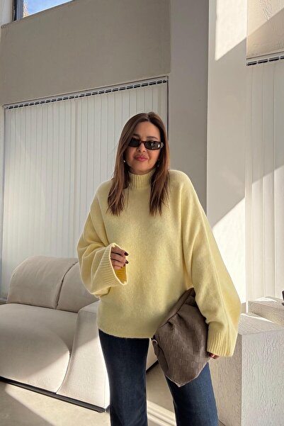 ELVAN TOLON Yellow Mock Neck Yumoş Sweater