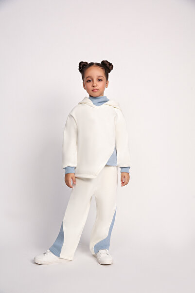 Obaha Hoodie and pants set with an asymmetrical cut