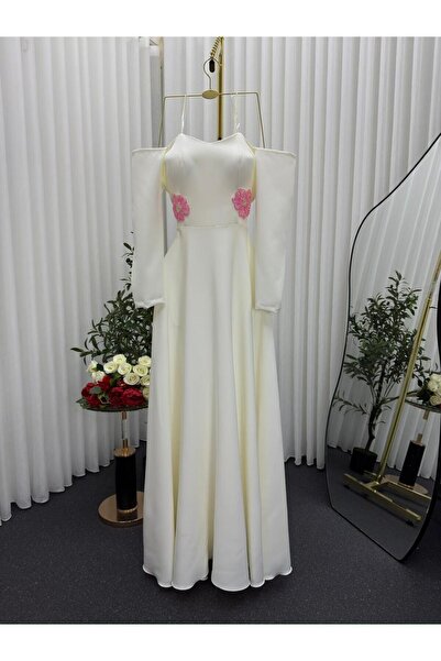 To Be Off-white dress with roses for Eid