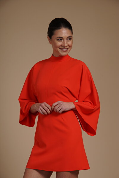 Velinna Rochie mini din crep elastic, stil kimono, cu guler înalt și mâneci evazat