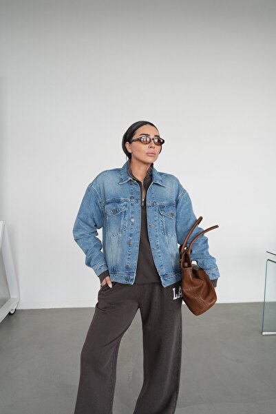 Özge Özgenç Double Pocket Stonewashed Basic Denim Jacket