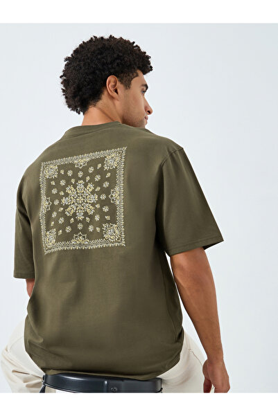 Styli Men Olive Green Graphic Print Oversized T-Shirt