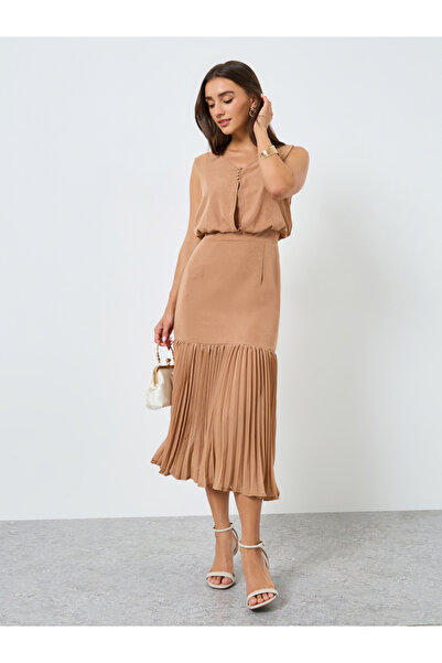 Styli Women Beige Sleeveless Sheath Midi Dress