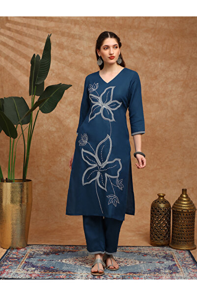 Globus By Styli Globus Women Blue V-Neck Floral Embroidered Straight Kurta Wi...