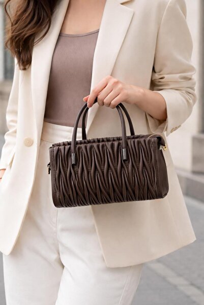 Walentia Kadın Büzgü Detaylı Geniş İç Hacimli Fermuarlı Uzatma Askılı El/Omuz...