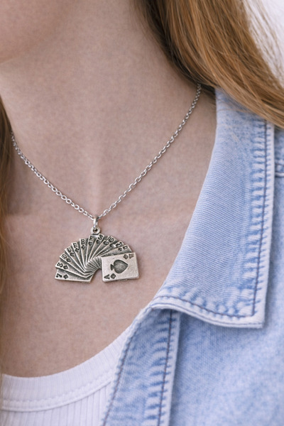 HER ŞEY NOTA www.herseynota.com قلادة فضية اللون للجنسين بتصميم مروحة أوراق ا...