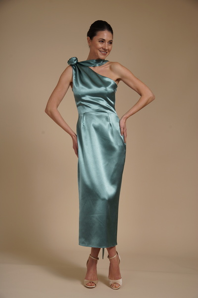 Velinna Rochie midi elegantă din satin cu detalii florale și croială midi pe ...