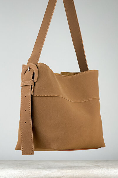 coo Geantă shopper din piele de căprioară cu volum mare, elegantă și potrivit...