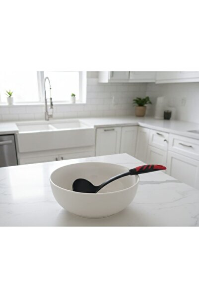 Titiz مغرفة تقديم حديثة وأنيقة مقاومة للحرارة باللون الأسود