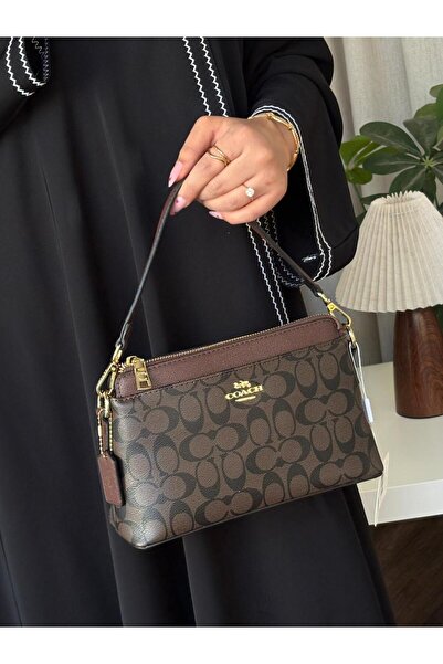 GGGG Bags with their accessories