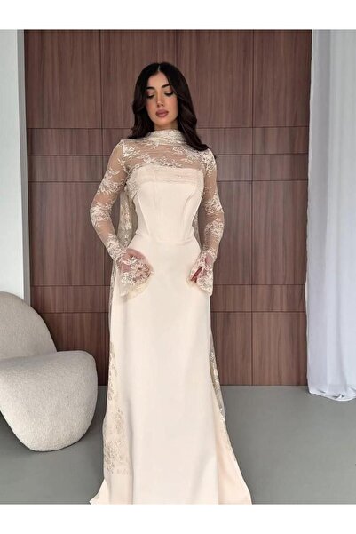 RANA DRESSES An attractive dress with a soft, elegant cut.