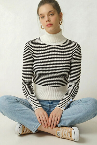 poupee Women's High-Neck Striped Knitwear Sweater Stretch Fabric Slim Fit