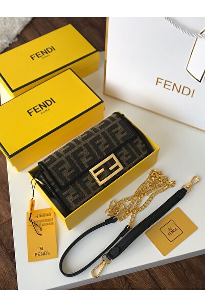 GGGG Bags with their accessories