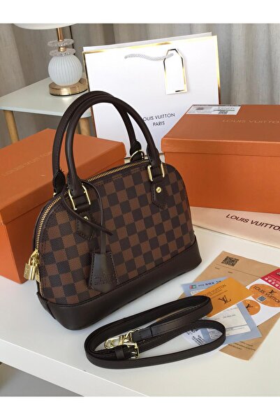 GGGG Bags with their accessories