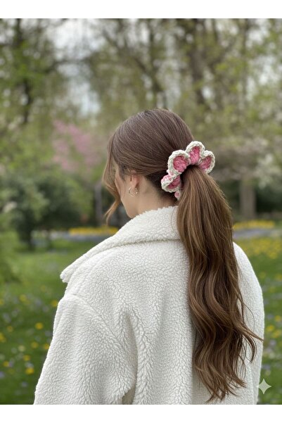 Leila Design Flower Buckle Hand-Knitted