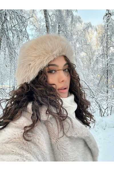 stravis Plush Beige Heart Hat