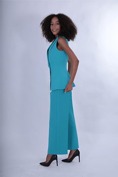 ÖNDER ÖZSOY طقم نسائي بياقة شال بأزرار على الجهتين وسترة عصرية وبنطلون واسع ا...