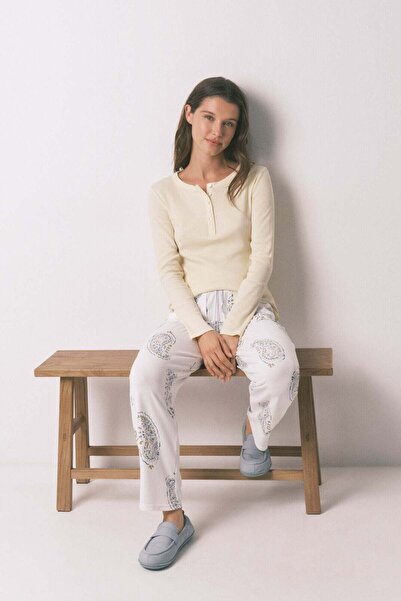 Women'secret بنطال طويل بنقشة بيزلي