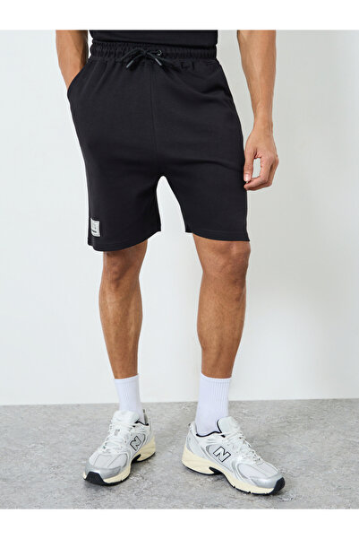 Styli Men Black Plain Knit Shorts with Drawstring Waist