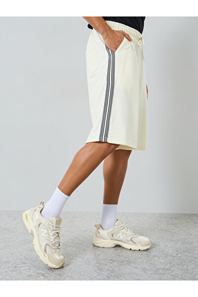 Styli Men Off-White Striped Terry Oversized Shorts