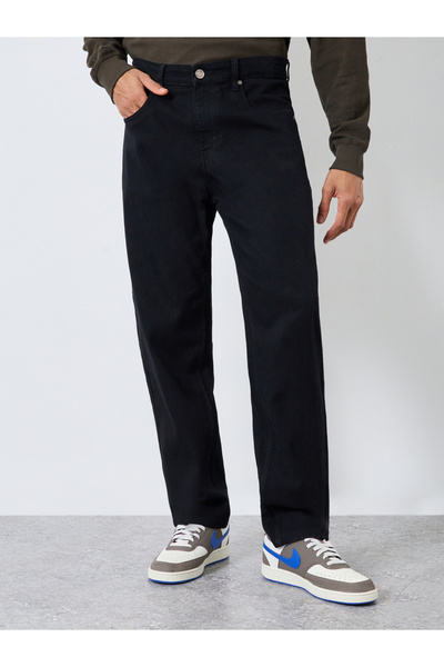 Styli Men Black Solid Regular Fit Jeans