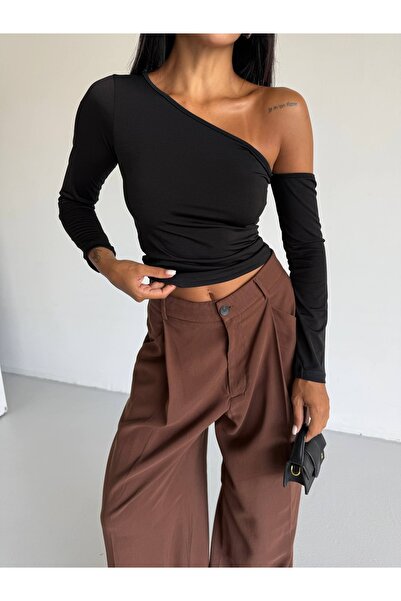 CARLA MARA One-Shoulder Sleeve Detail Sandy Blouse Black