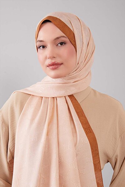 Levidor K.Bej Honeycomb Embroidered Monogram Shawl