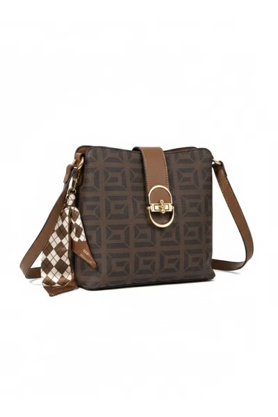 FULLJOY شنطة بنمط هندسي عصري تتميز الحقيبة بنقشة "مونوغرام" تعتمد على مربعات ...