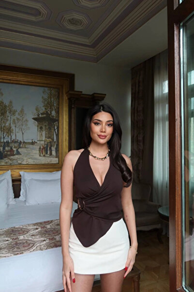Cool & Sexy Dalgıç Kumaş Aksesuarlı Boyundan Geçmeli Bluz