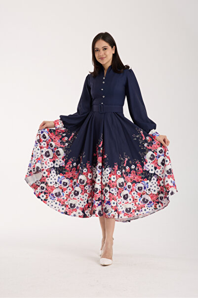 Stylish Stylish navy blue dress with rose trim