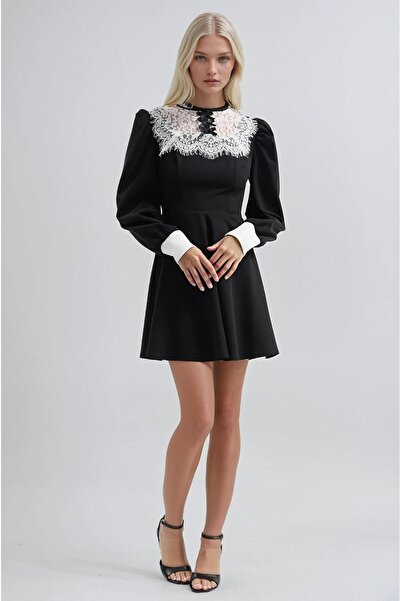 Lijuri Rochie mini cu dantelă în față și detaliu manșetă la mâneci 2969