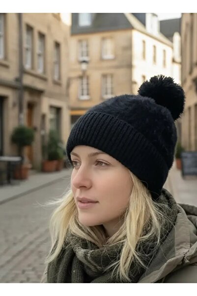 CANMODA Recien Black Color Soft Textured Knitted Beanie - Fo2779