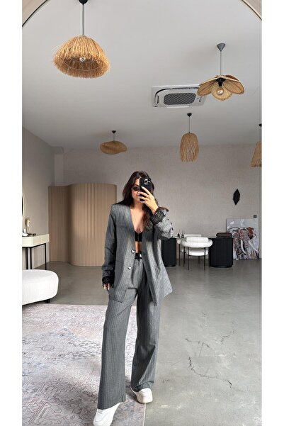 Buket Teke Set de pantaloni din țesătură cu jachetă clasică, cu dantelă în du...