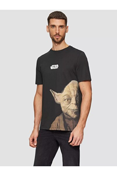 s.Oliver Men's T-shirt with Star Wars text print, at the base of the neck, Re...