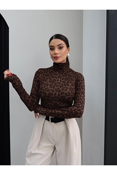 ESRAHELVACI Plain Turtleneck Blouse