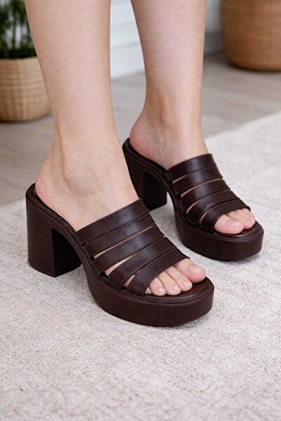 ds Dicle Stil Papuci de damă Livia cu platformă groasă și toc înalt, maro - 7 cm