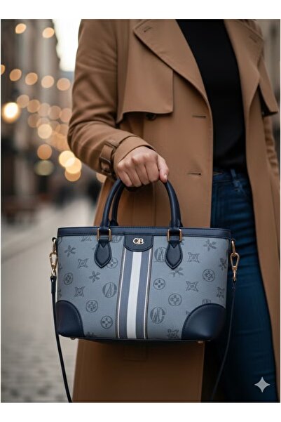 FULLJOY شنطة راقية نمط مونوغرام عصري: تتميز الحقيبة بنقوش مونوغرام (لوغو المت...