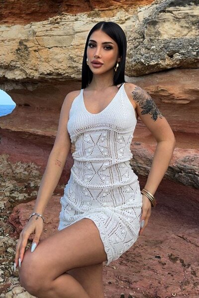 Trend Alaçatı Stili Kadın Beyaz İnce İp Askılı Ajurlu Mini Triko Elbise VS00767