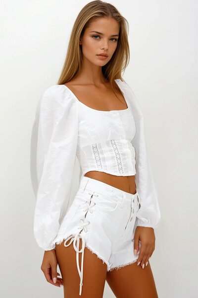 Trend Alaçatı Stili Women's White 4-Pocket Tassel Denim Shorts with Lace Deta...