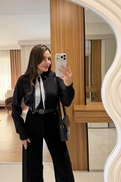 Gizem Ecemiş Revage Black Scarf Knitwear