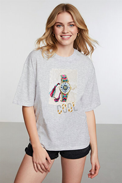 caddekombin Women's Gray T-Shirt with Watch Figure and Cool Written