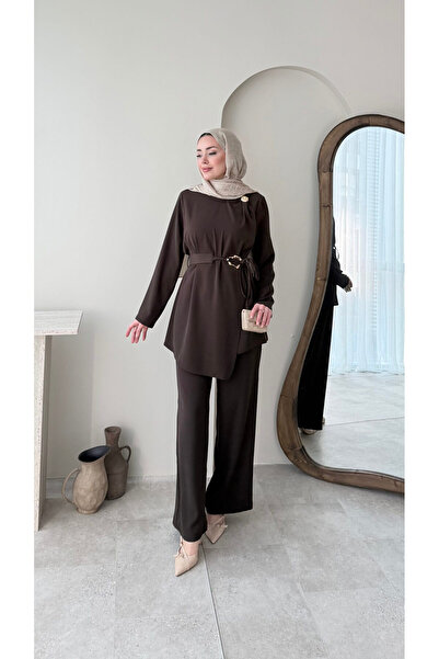 Molly Nelly Γυναικείο σετ με χρυσή ζώνη και κουμπιά, με πλαϊνό κλείσιμο