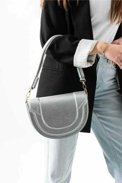 ÖZÜM TAKI Women's Cross Shoulder Bag Silver