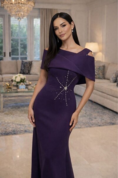 Genenic Elegant one-shoulder evening dress with a modern two-tone design