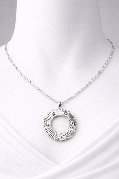 Fomogo قلادة فيدالا – “كيكلوس”