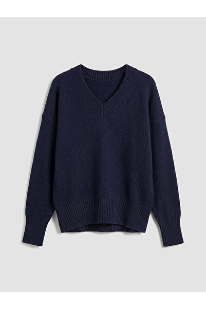 LC Waikiki New Season from Güli̇s Gi̇yi̇m Navy Blue V-Neck over Oversized Kni...