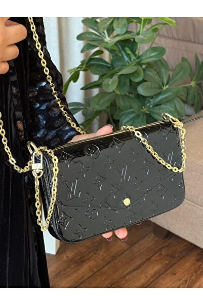 Generic Elegant women's shoulder bag with accessories